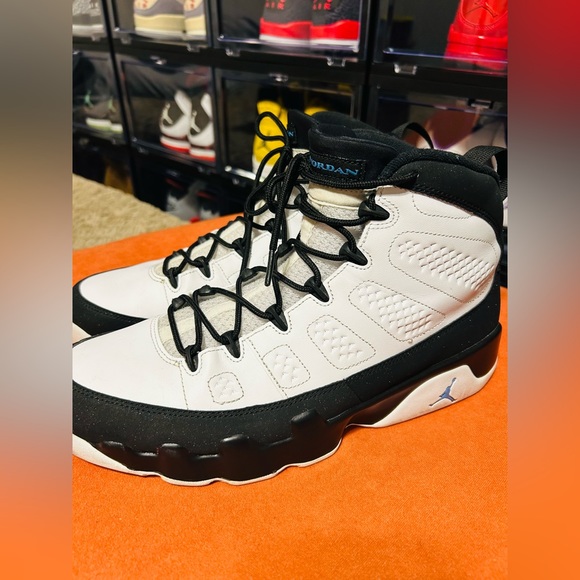 Jordan 9 Retro University Blue main image 2